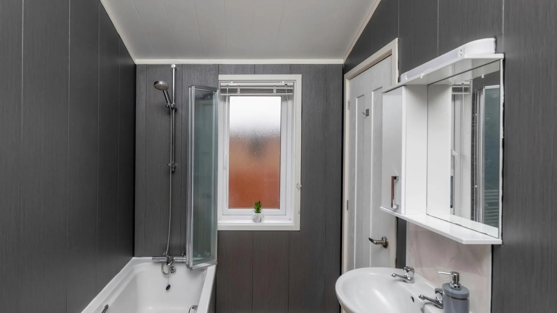 شقة Family Luxury York Cabin Retreat With Hot Tub