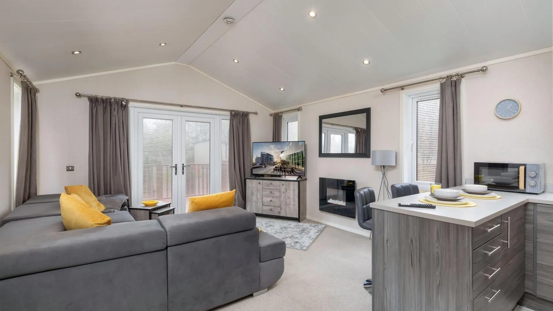 Family Luxury York Cabin Retreat With Hot Tub 0*,  Reino Unido